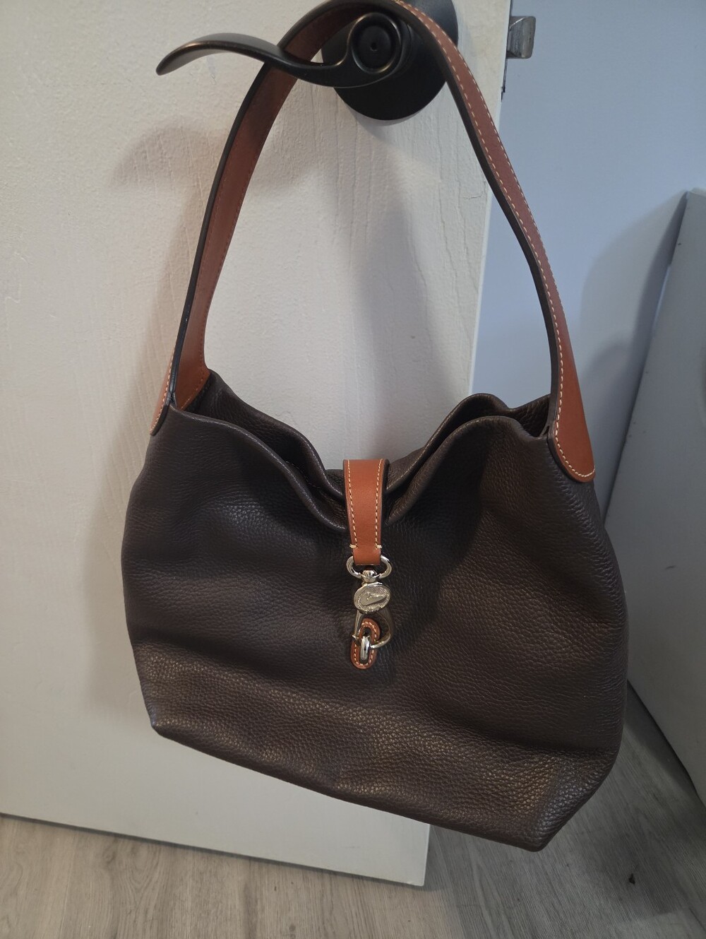D&B Women’s Brown Leather Shoulder Bag with Red Interior